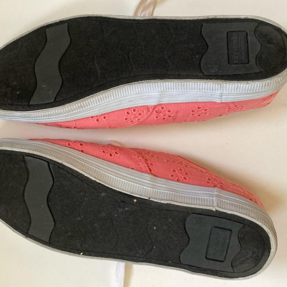 Coral sneakers - Picture 3 of 3